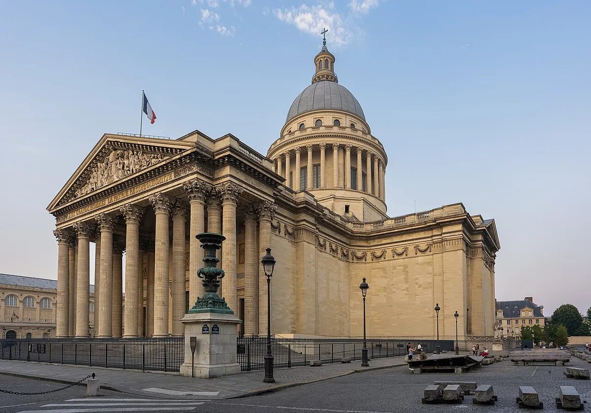 Façade et dôme du Panthéon à Paris